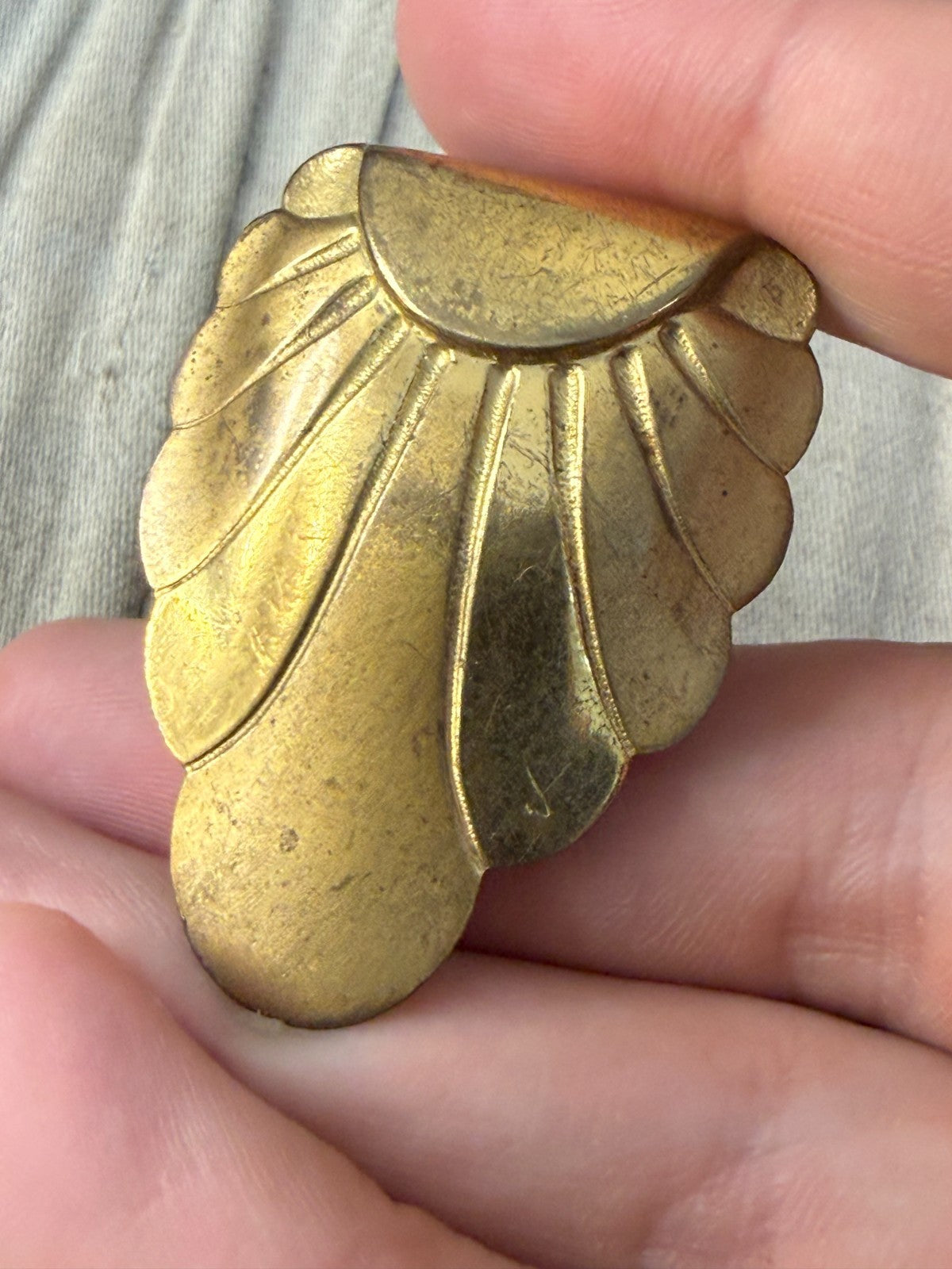 Vintage Art Deco Gold Tone Fan Dress Clip 1930s Radiating Scallop Petal