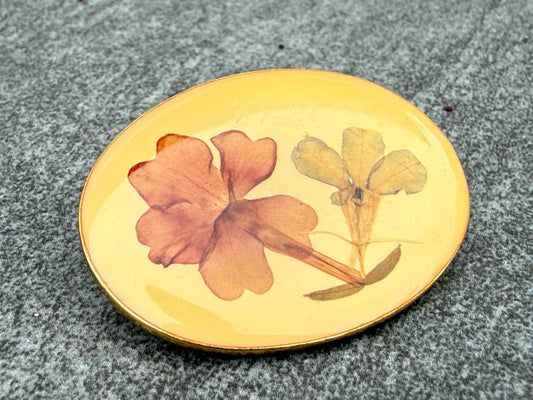 Vintage Pressed Flowers Brooch Gold Tone Oval Pin Dried Botanical Floral Natural