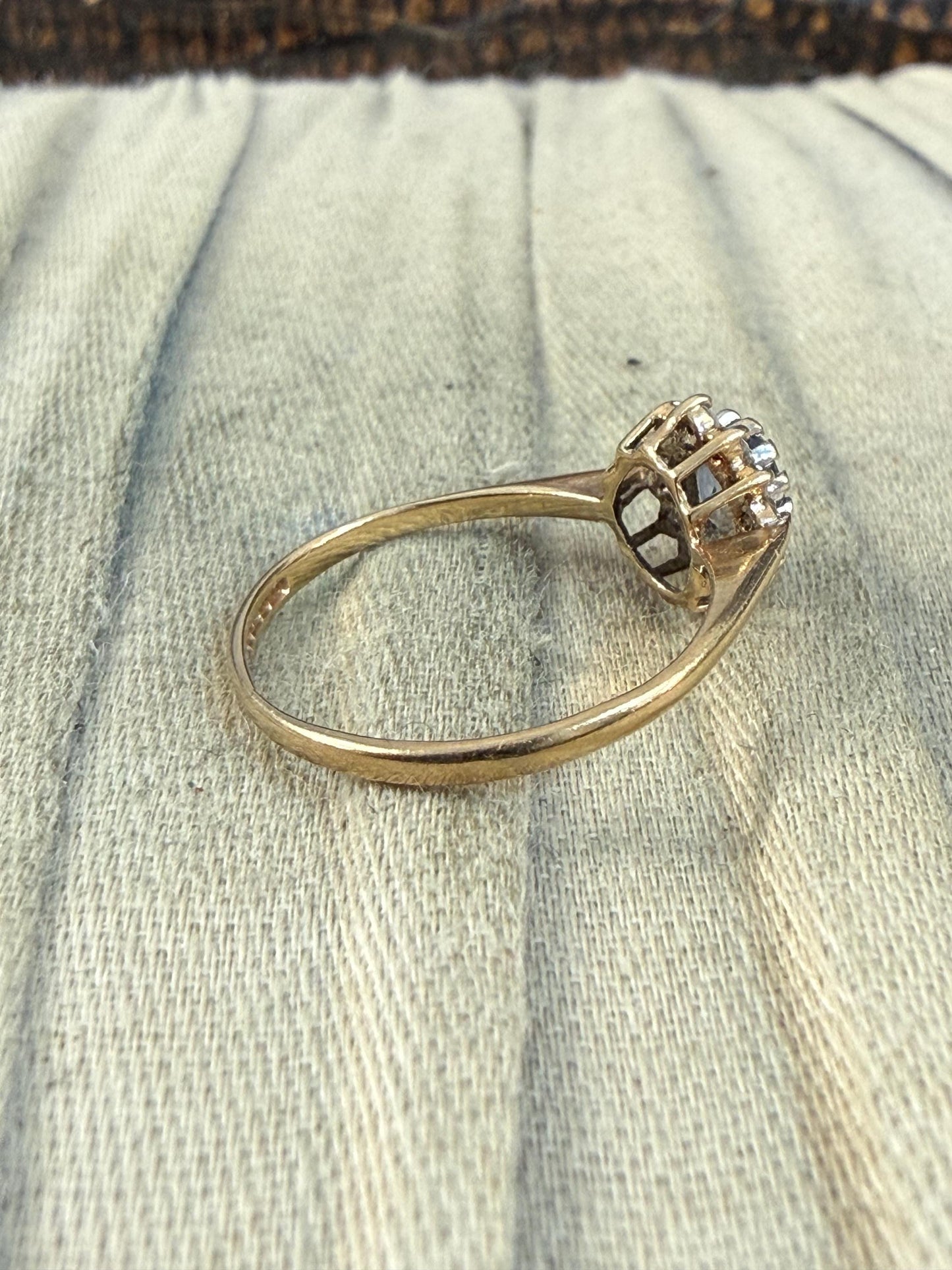 Vintage 9ct Gold Blue Topaz and Spinel Cluster Ring