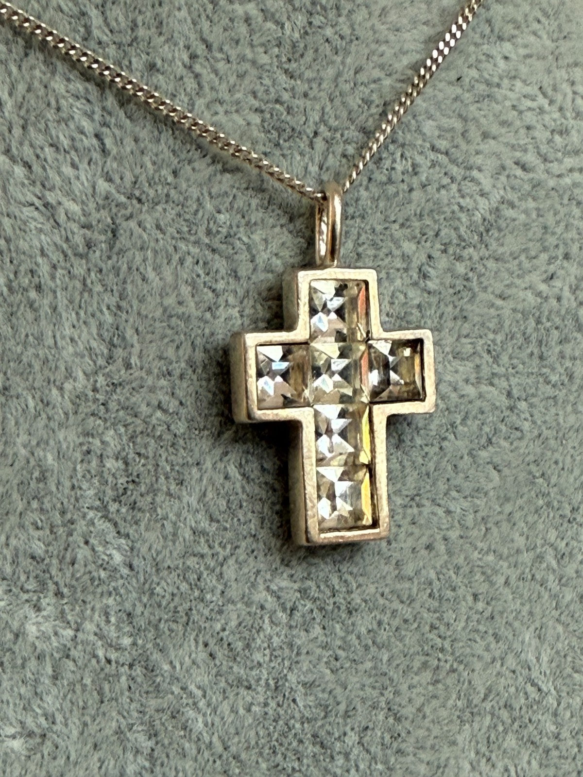 Sterling Silver 925 Cross Pendant Clear Glass Stone Set Necklace 40cm Curb Chain