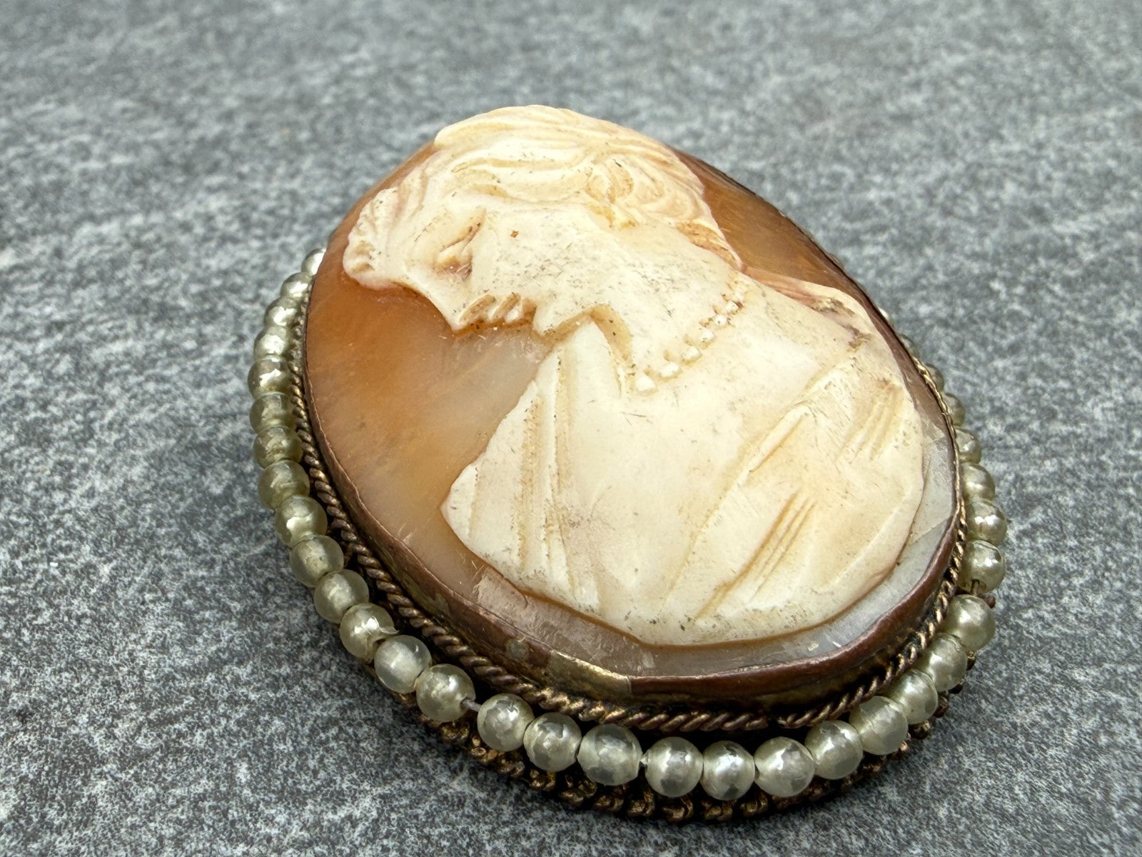 Vintage Gold Tone Shell Cameo Brooch Pin Lady Portrait Faux Seed Pearl Trim