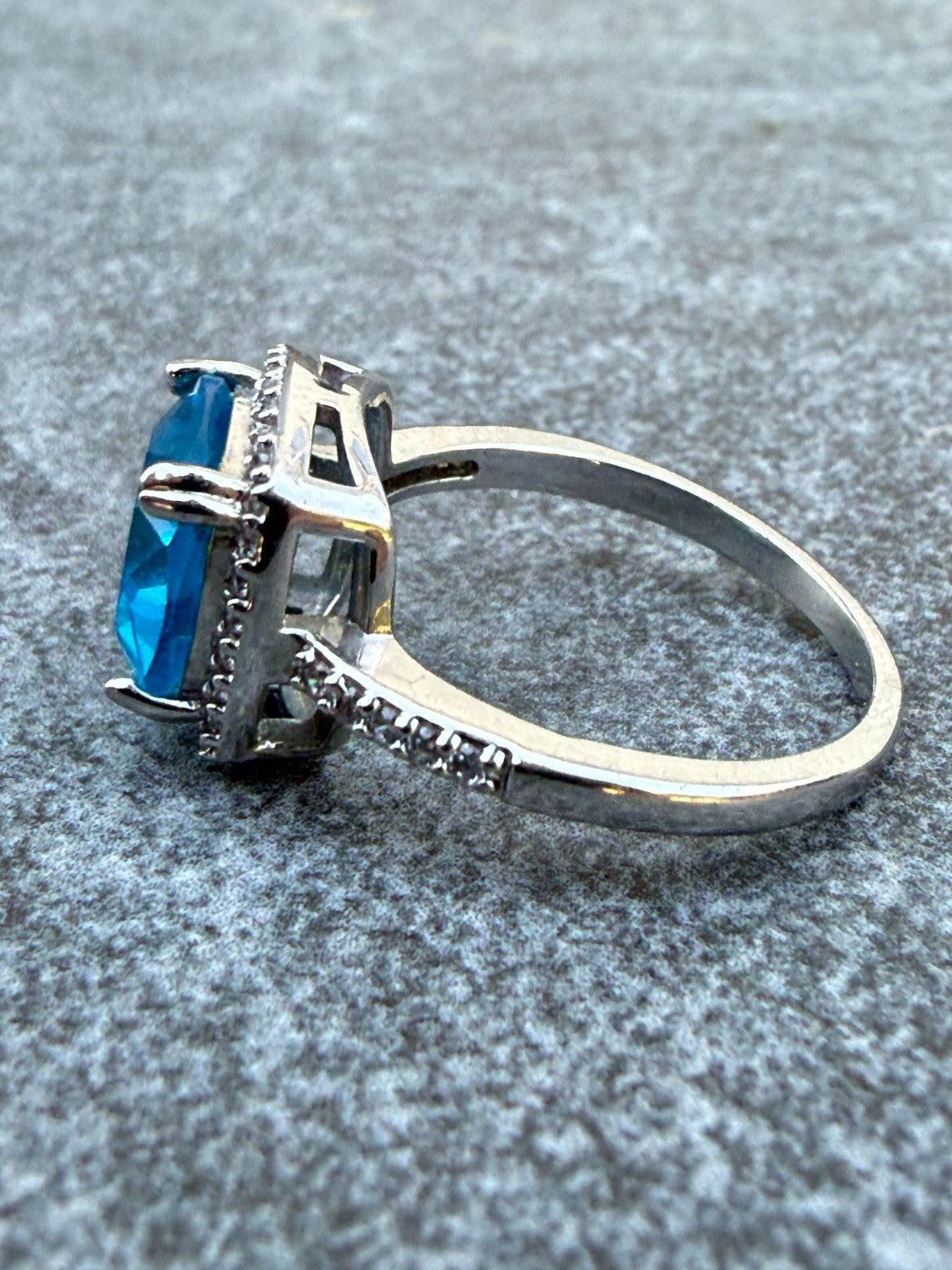 Sparkly Blue Ring Silver Tone Square Blue Glass Cocktail Statement Size R