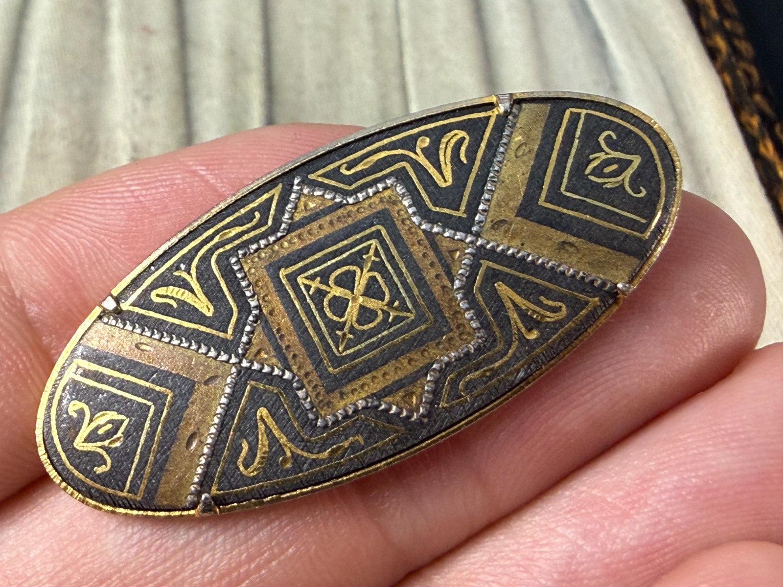 Vintage Damascene Brooch Pin Gold Tone Spanish Toledo Black Geometric Oval