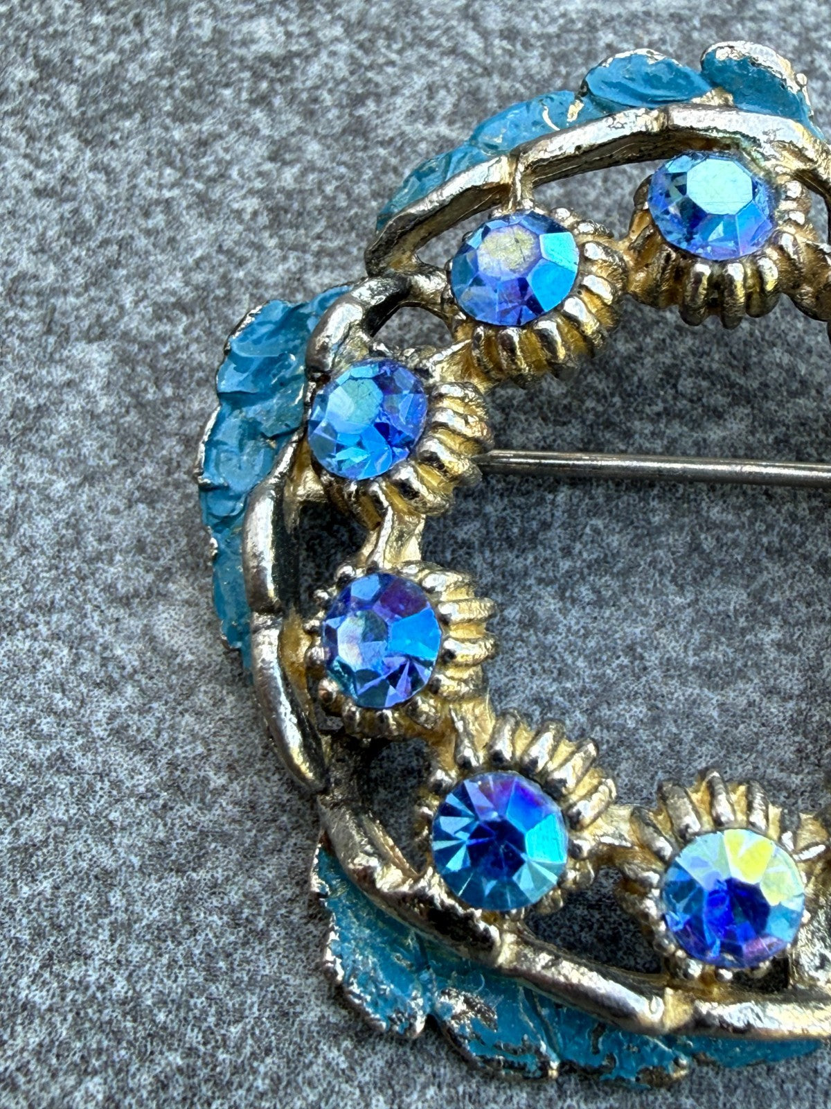 Vintage Wreath Brooch Silver Tone Blue Aurora Borealis Rhinestone Sparkly Pin