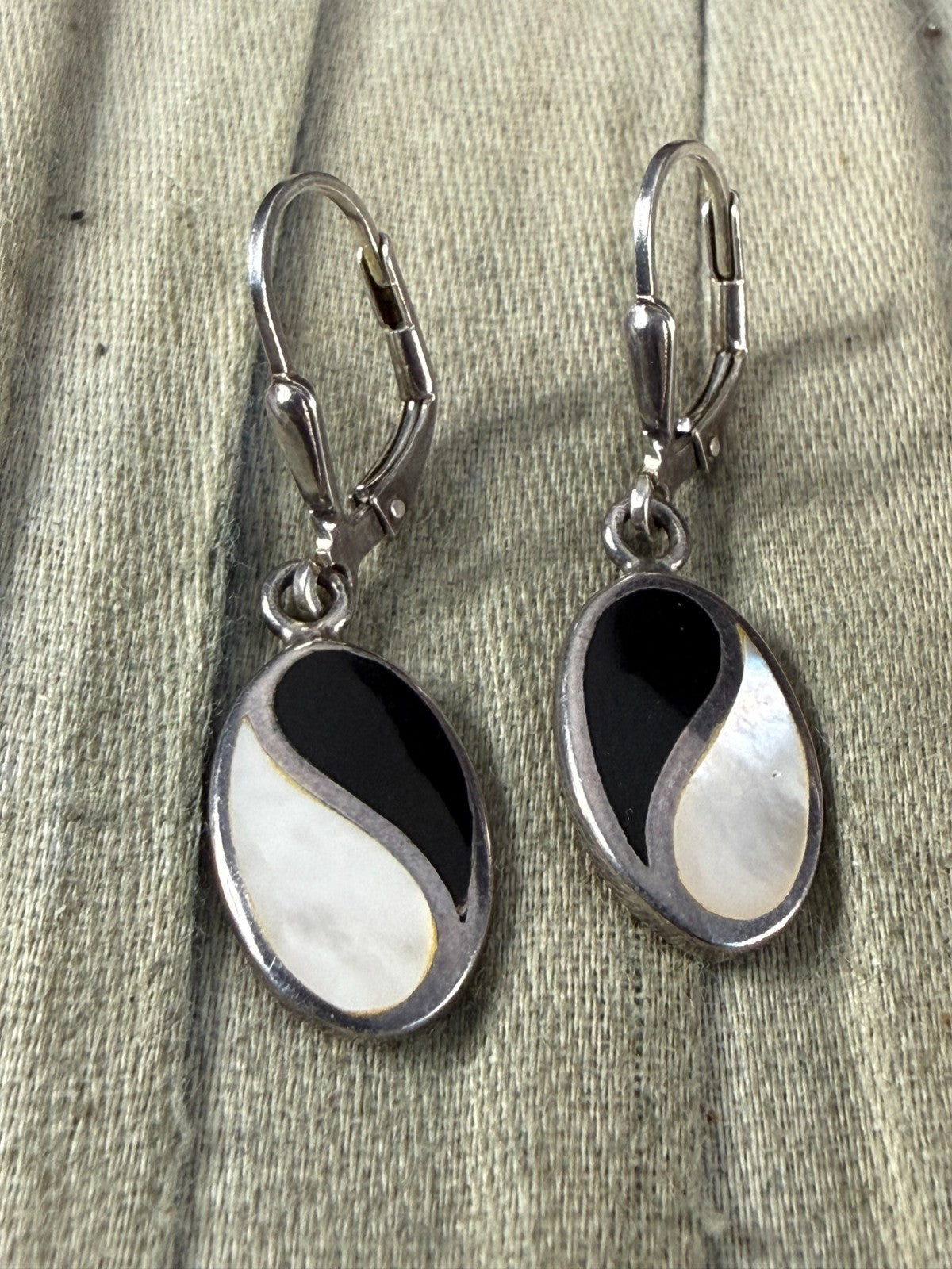 Sterling Silver 925 Black Onyx Mother of Pearl Yin Yang Drop Earrings Leverback