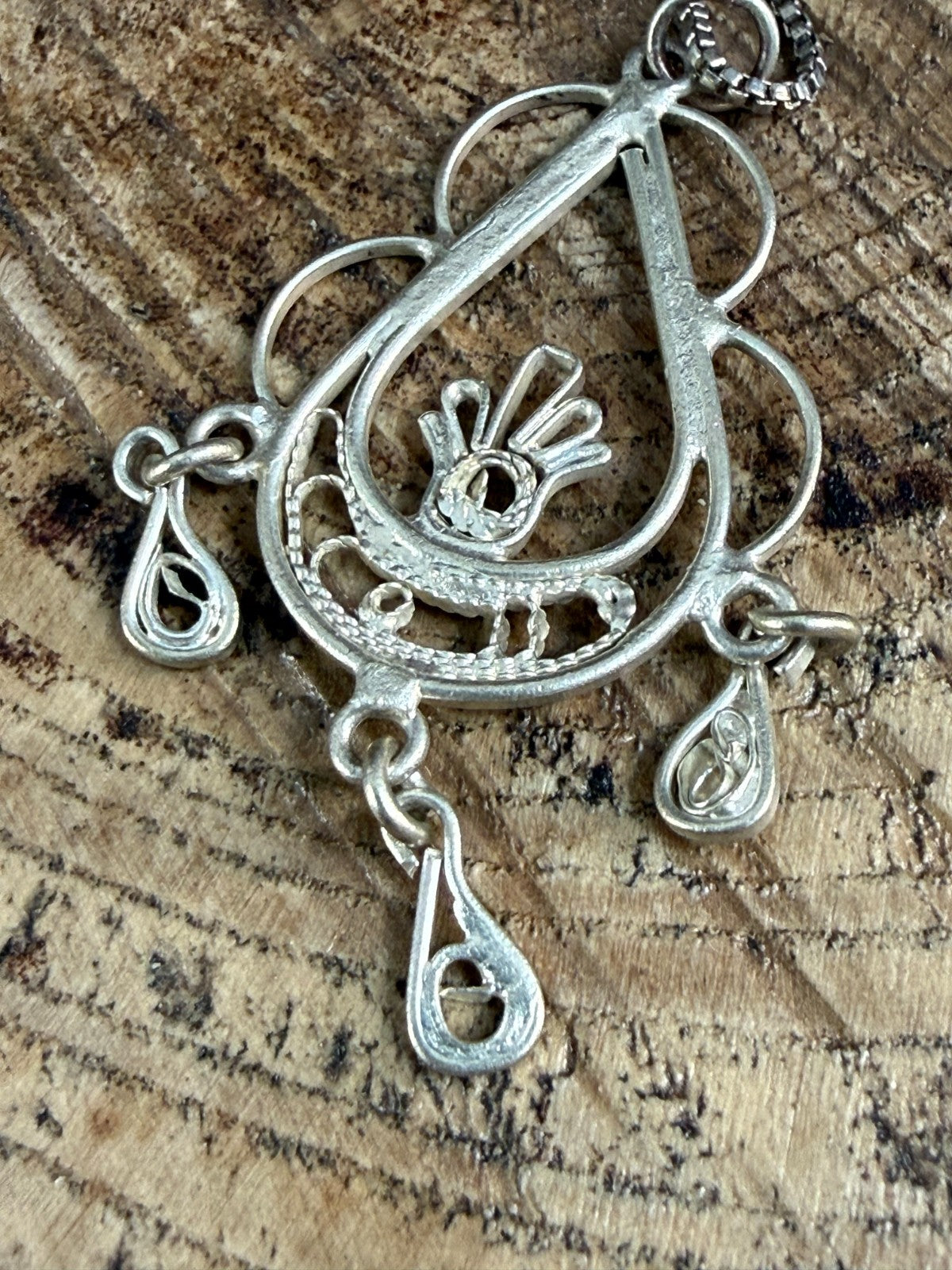 Vintage Silver Tone Solje Inspired Pendant Necklace 18KGP Box Chain Drops