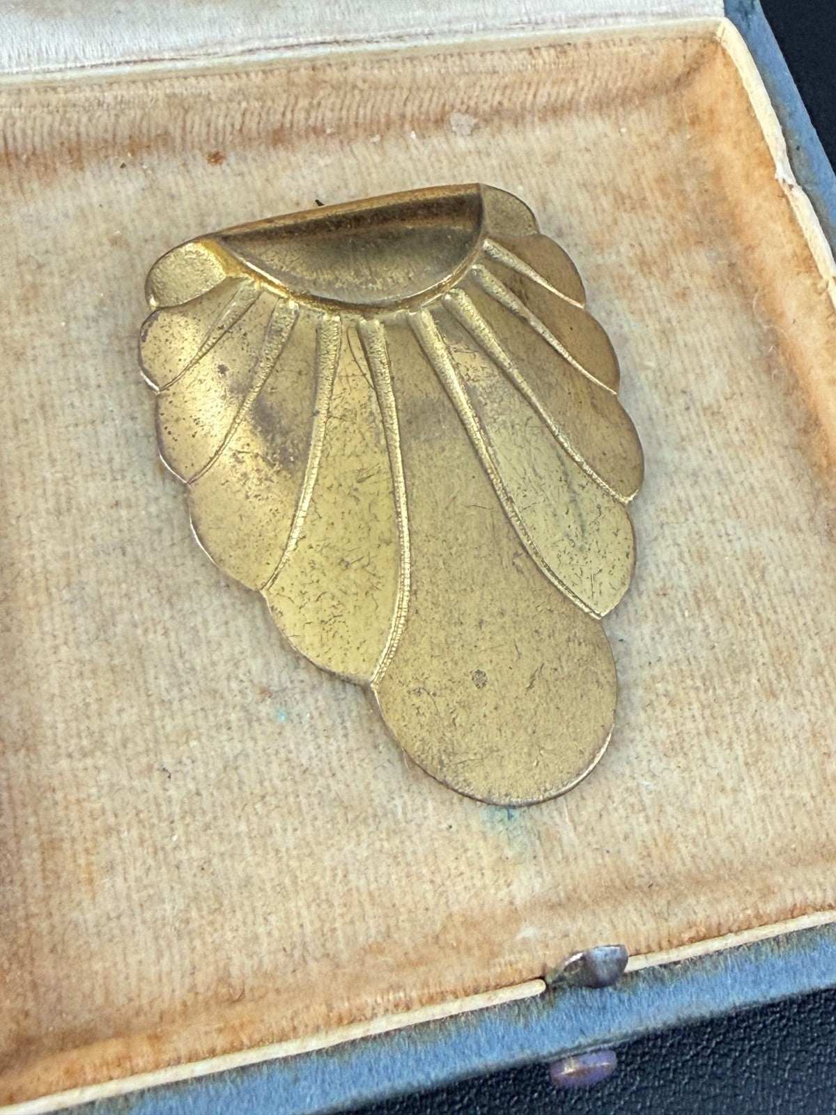 Vintage Art Deco Gold Tone Fan Dress Clip 1930s Radiating Scallop Petal