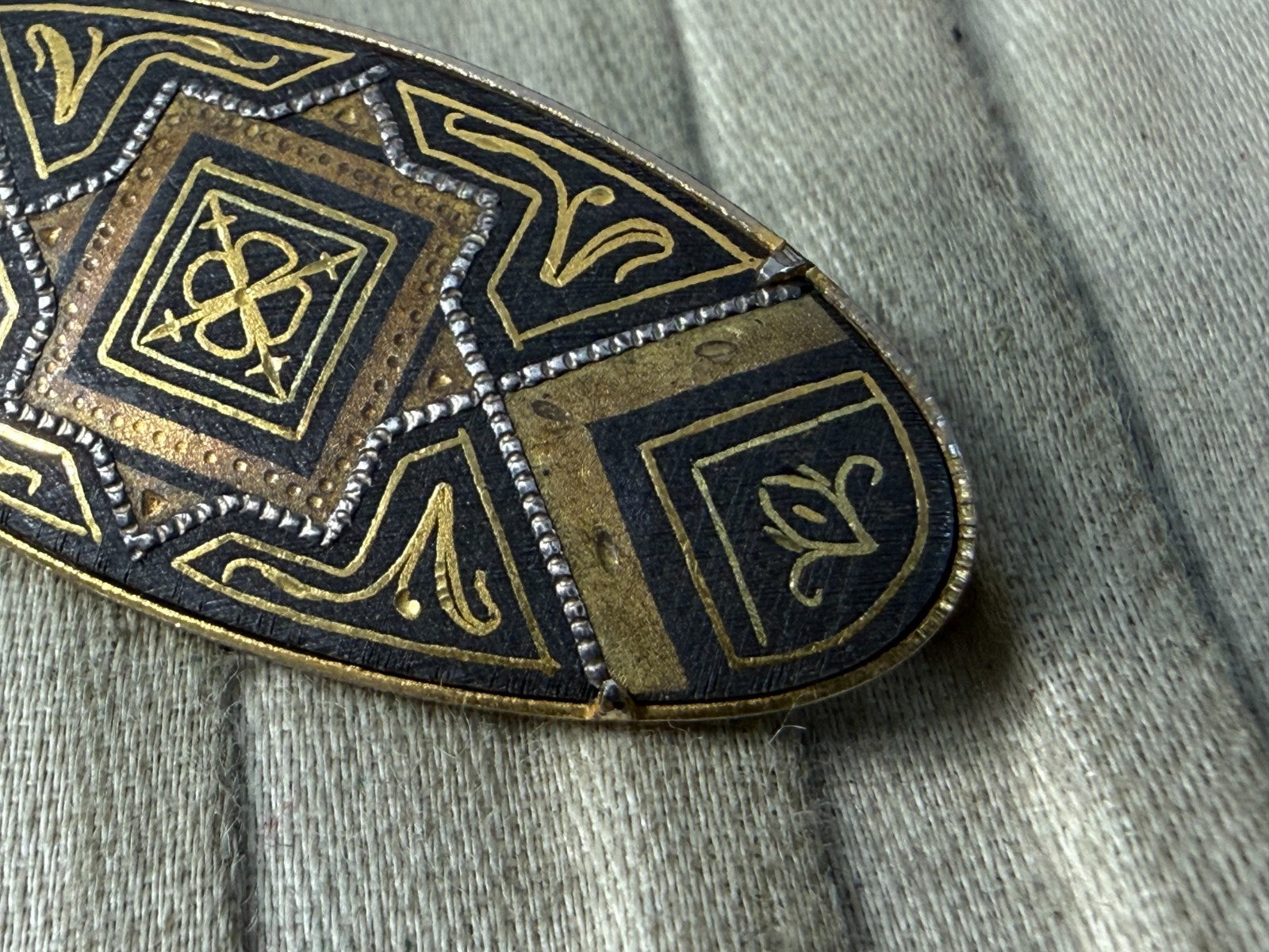 Vintage Damascene Brooch Pin Gold Tone Spanish Toledo Black Geometric Oval