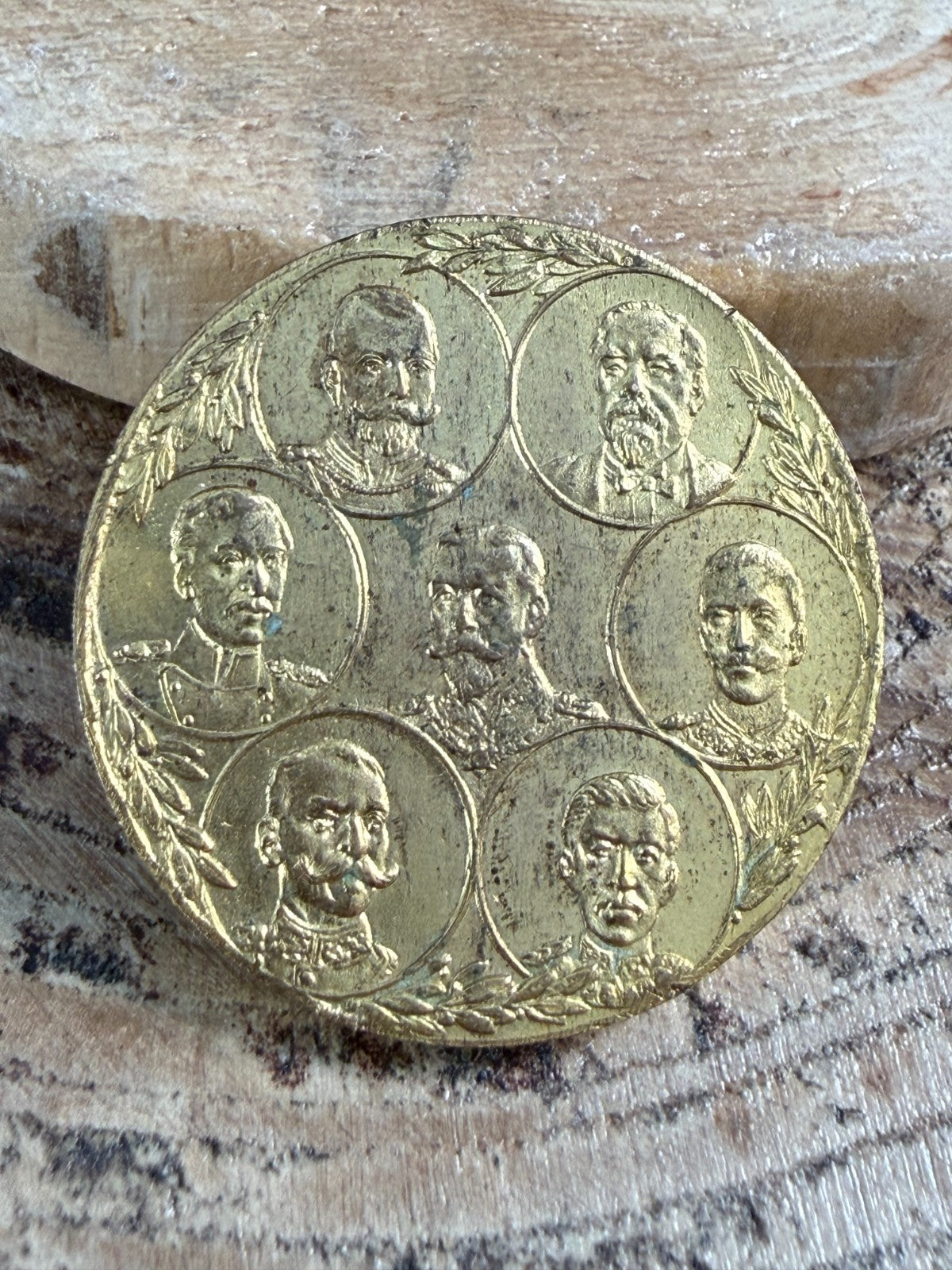 Antique WWI 1914 Pro Causa Justitiae Medal Allied Leaders Commemorative Gilt