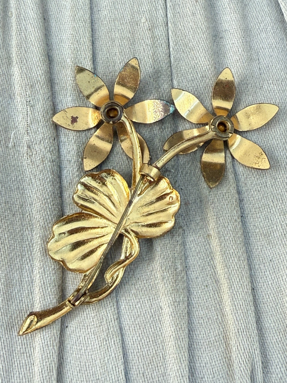 Vintage Gold Tone Double Daisy Spray Brooch Clear Rhinestone Floral Mid Century