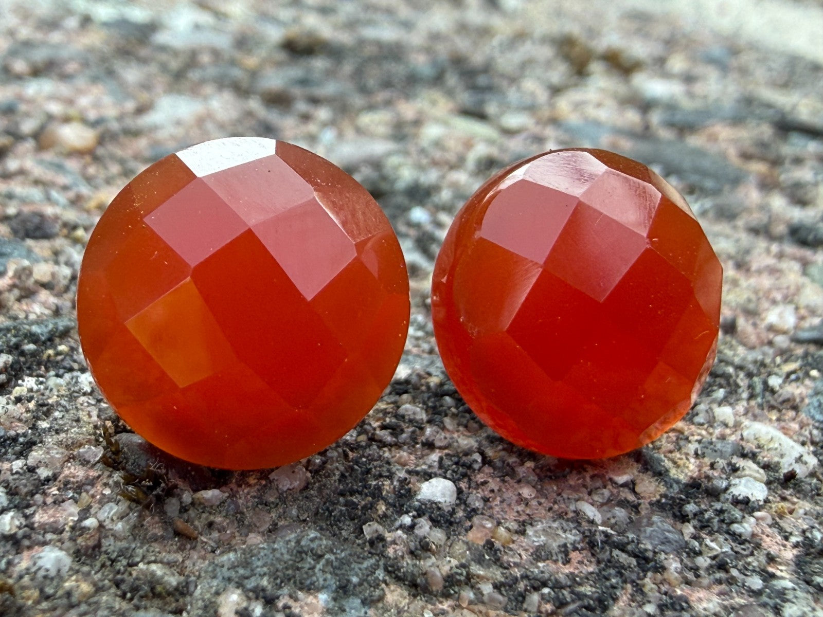 Indian Carnelian Sterling Silver Earrings TGGC Round Faceted Stud 925