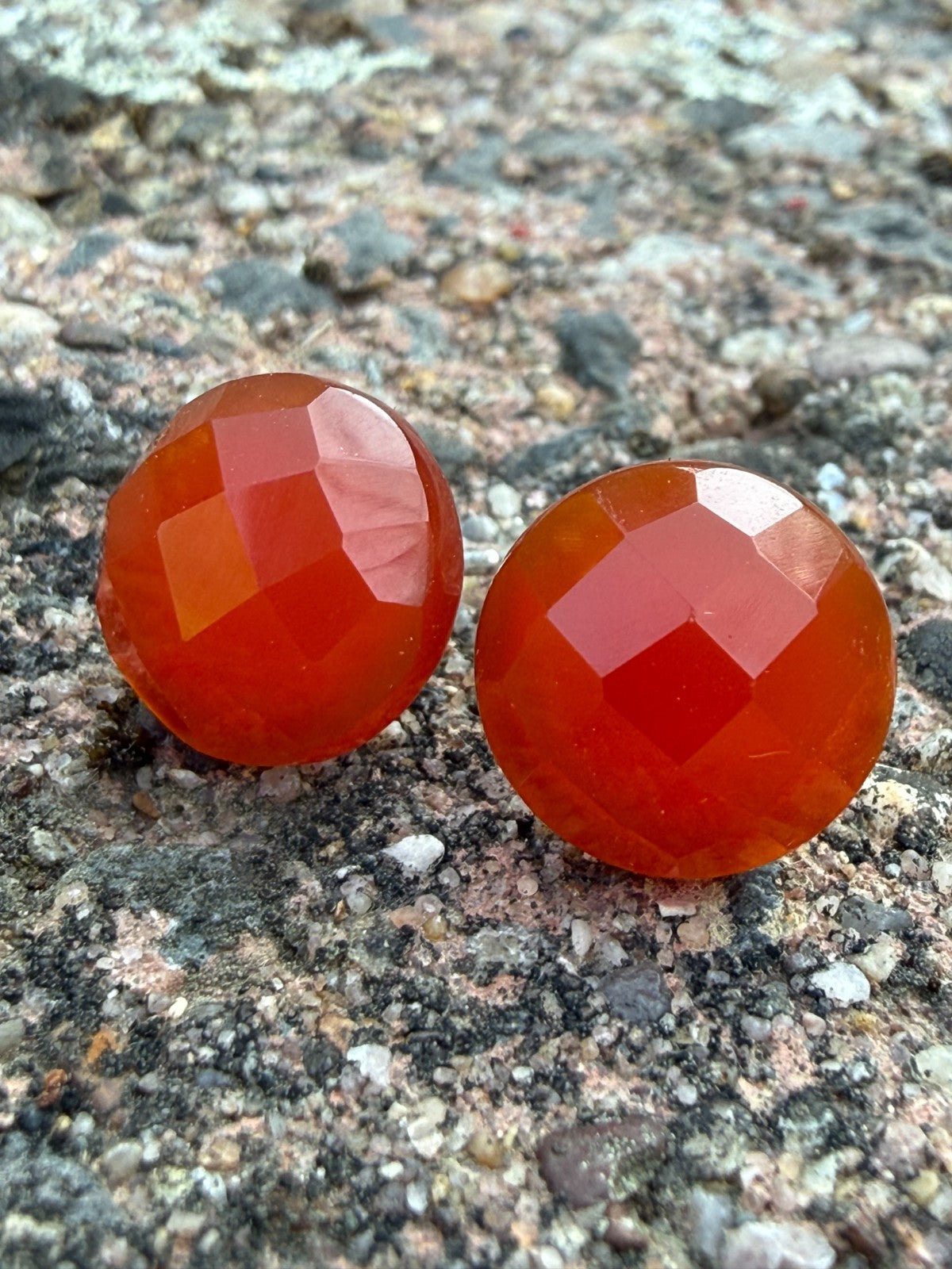 Indian Carnelian Sterling Silver Earrings TGGC Round Faceted Stud 925
