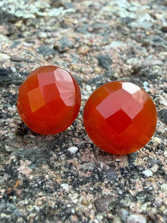 Indian Carnelian Sterling Silver Earrings TGGC Round Faceted Stud 925