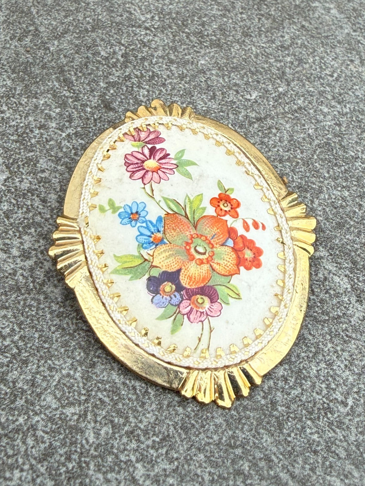 Vintage Hand Painted Floral Brooch Gold Tone Pin Flower Pin Wildflower Oval