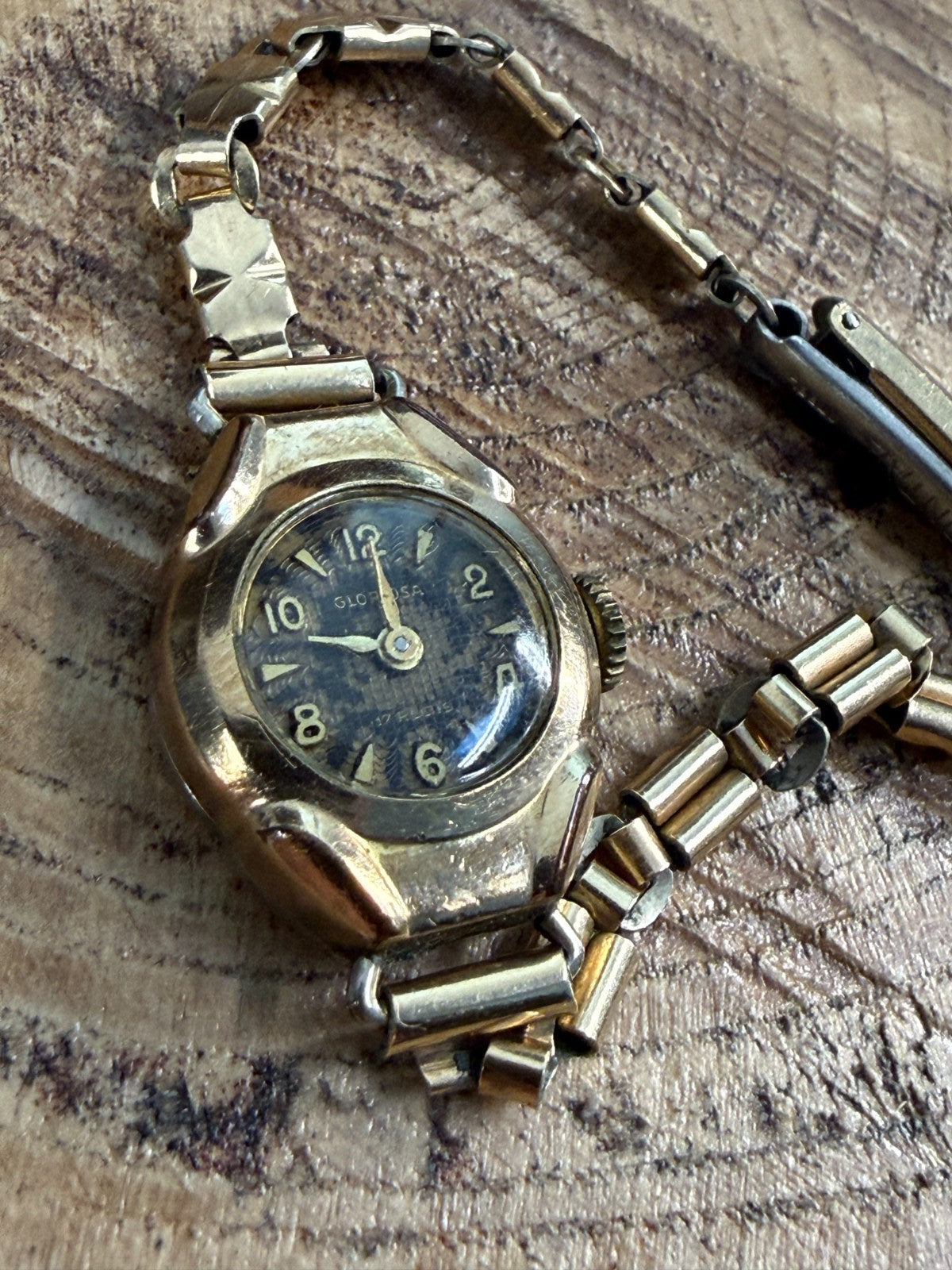 Vintage Gloriosa Ladies Watch Rolled Gold Black Dial 17 Jewel Mechanical