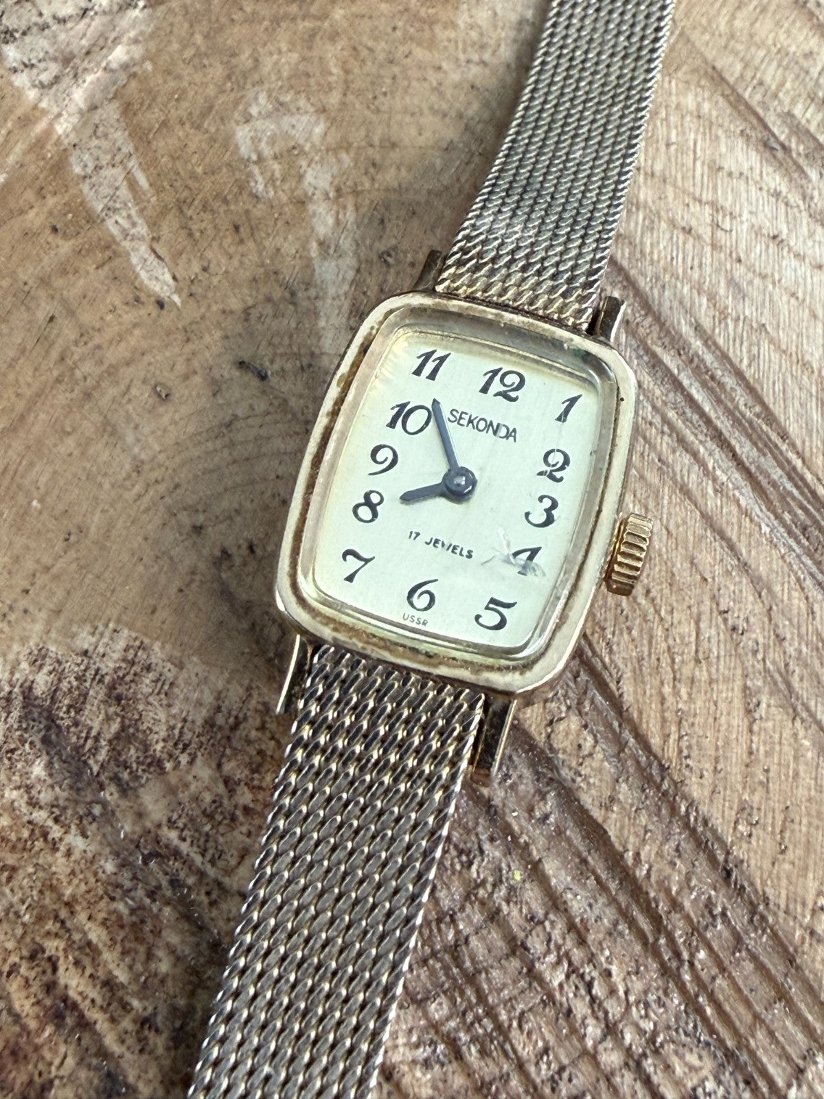 Vintage Sekonda Ladies Watch 17 Jewel Mechanical Gold Tone Mesh Strap - Working
