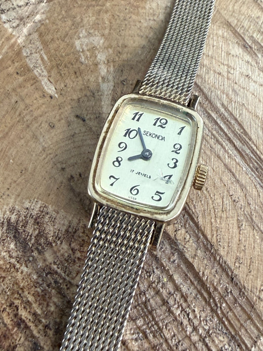 Vintage Sekonda Ladies Watch 17 Jewel Mechanical Gold Tone Mesh Strap - Working