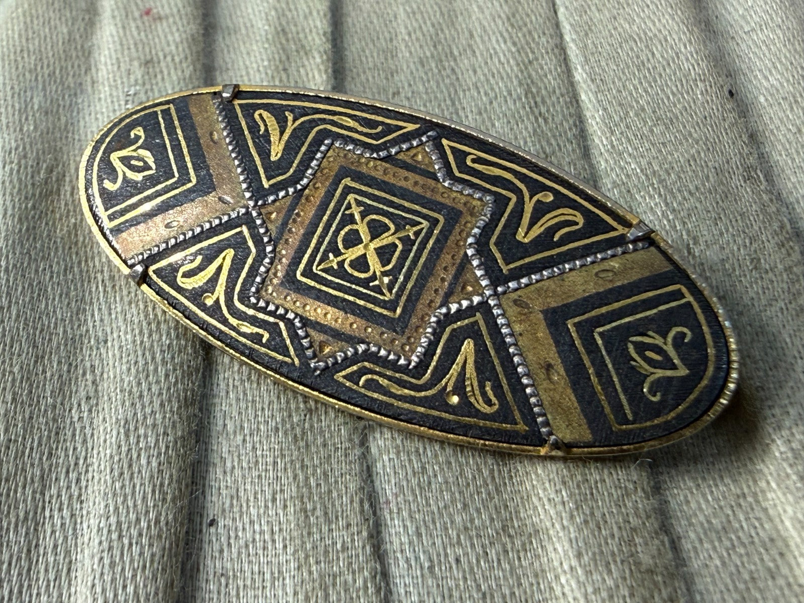 Vintage Damascene Brooch Pin Gold Tone Spanish Toledo Black Geometric Oval