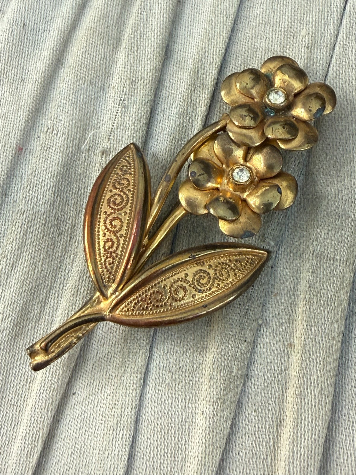 Vintage Double Flower Spray Brooch Clear Rhinestone Leaf Stem Gold Tone Floral