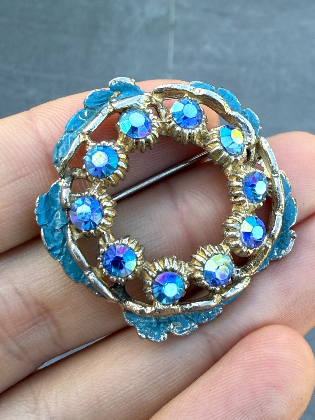 Vintage Wreath Brooch Silver Tone Blue Aurora Borealis Rhinestone Sparkly Pin