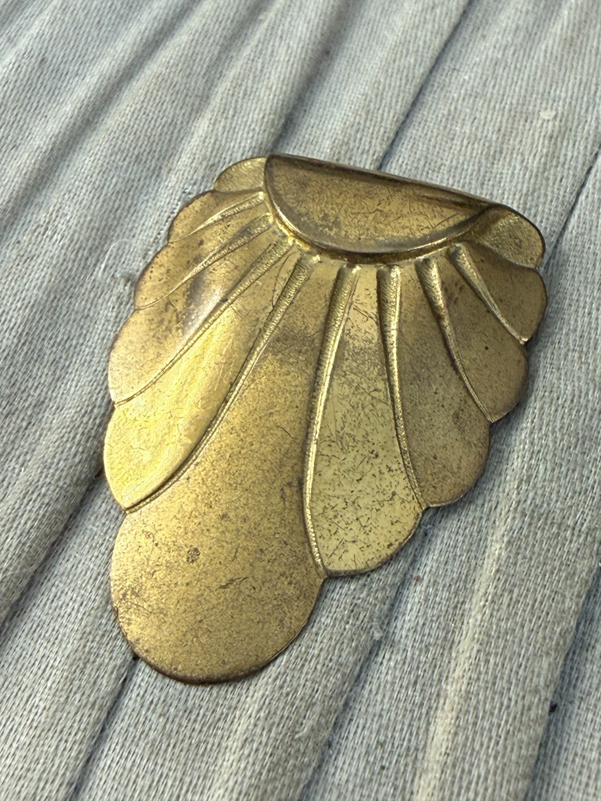 Vintage Art Deco Gold Tone Fan Dress Clip 1930s Radiating Scallop Petal
