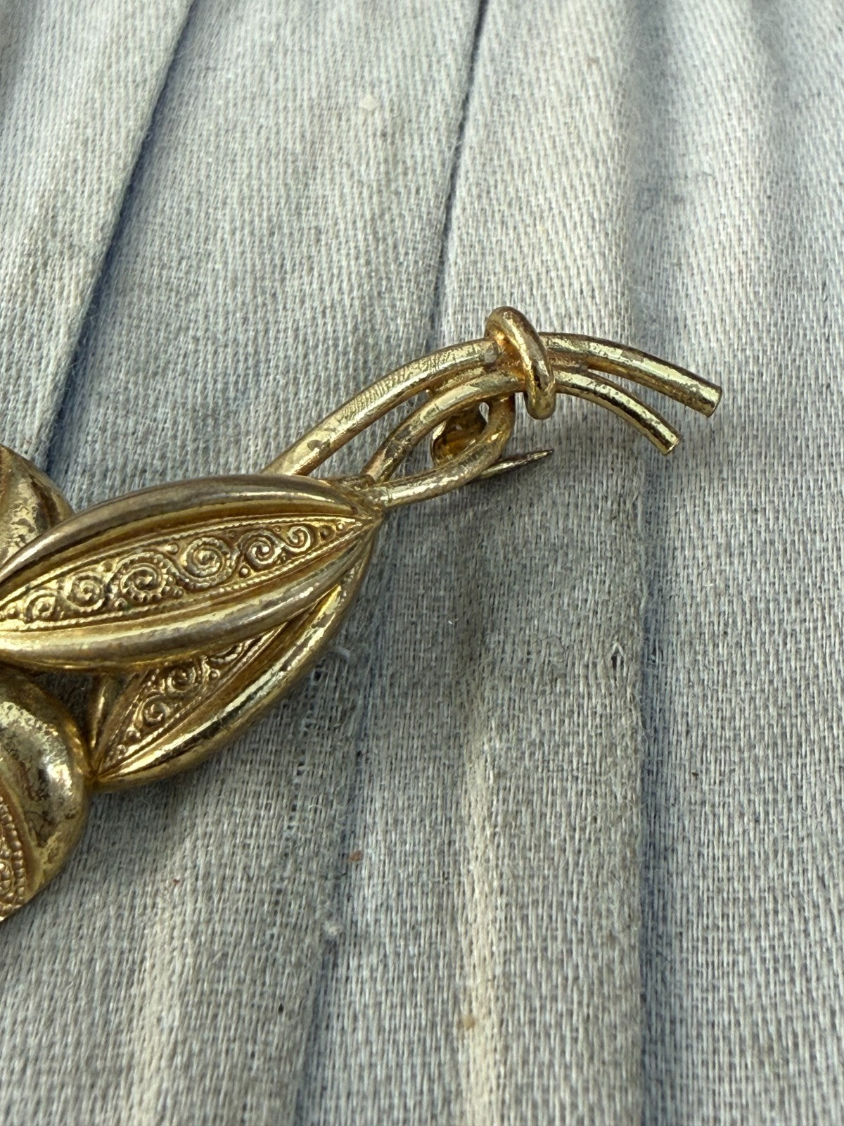 Vintage Single Flower Brooch Red Glass Rhinestone Ornate Gold Tone Floral Pin