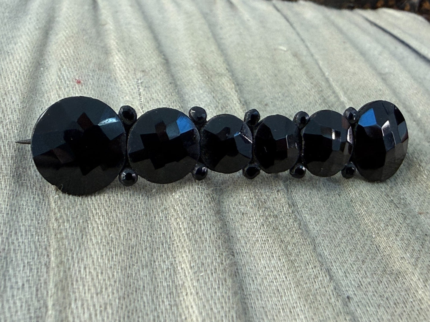 Antique Victorian French Jet Bar Brooch Black Glass Graduated Six Stone Mourning