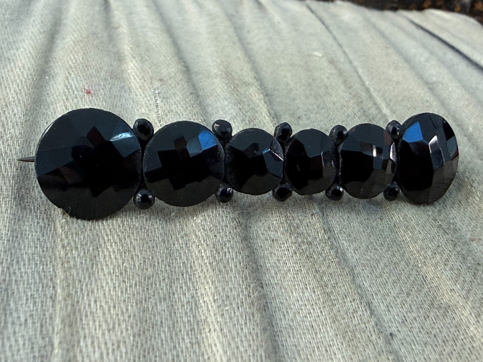 Antique Victorian French Jet Bar Brooch Black Glass Graduated Six Stone Mourning