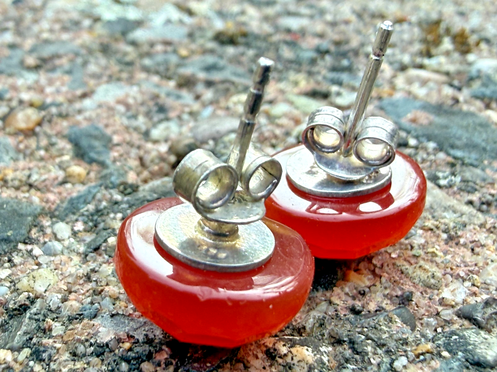 Indian Carnelian Sterling Silver Earrings TGGC Round Faceted Stud 925