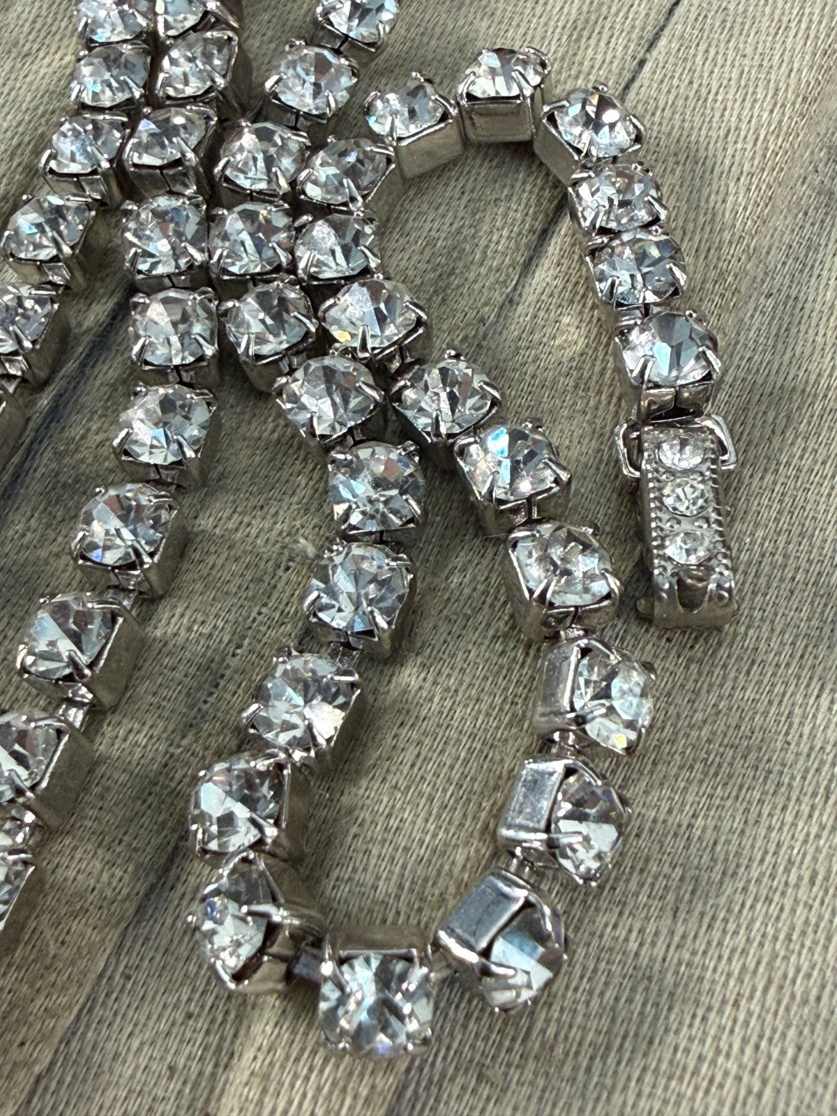 Vintage Sparkly Single Strand Collet Necklace 42cm Silver Tone Diamante Glass