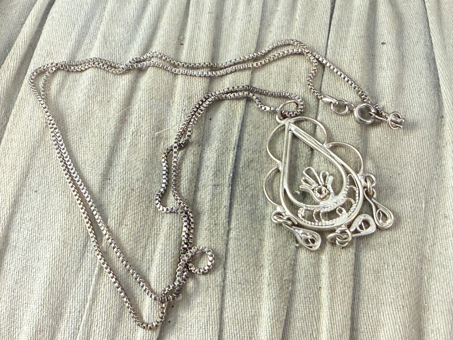 Vintage Silver Tone Solje Inspired Pendant Necklace 18KGP Box Chain Drops