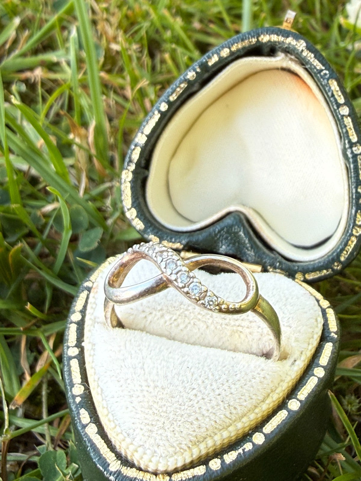 Sterling Silver Infinity Promise Ring Sparkly Clear Gemstone Size M 1/2