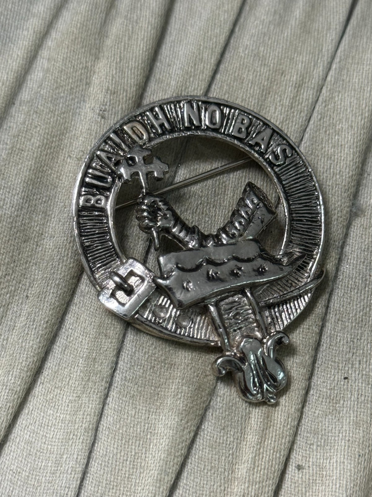 Vintage Clan MacDougall Brooch Silver Tone Scottish Buaich No Bas Motto Badge