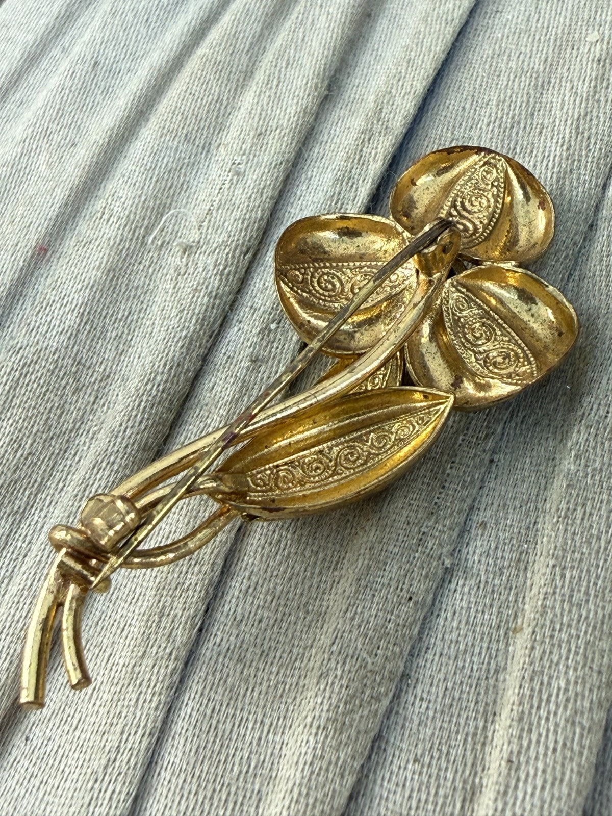 Vintage Single Flower Brooch Red Glass Rhinestone Ornate Gold Tone Floral Pin