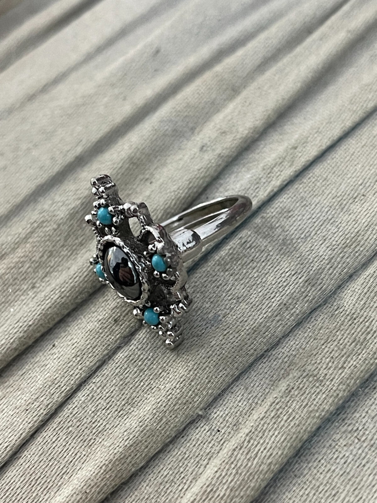 Vintage AVON Mirabella Ring Hematite Faux Turquoise Silver Tone 1970s Size L
