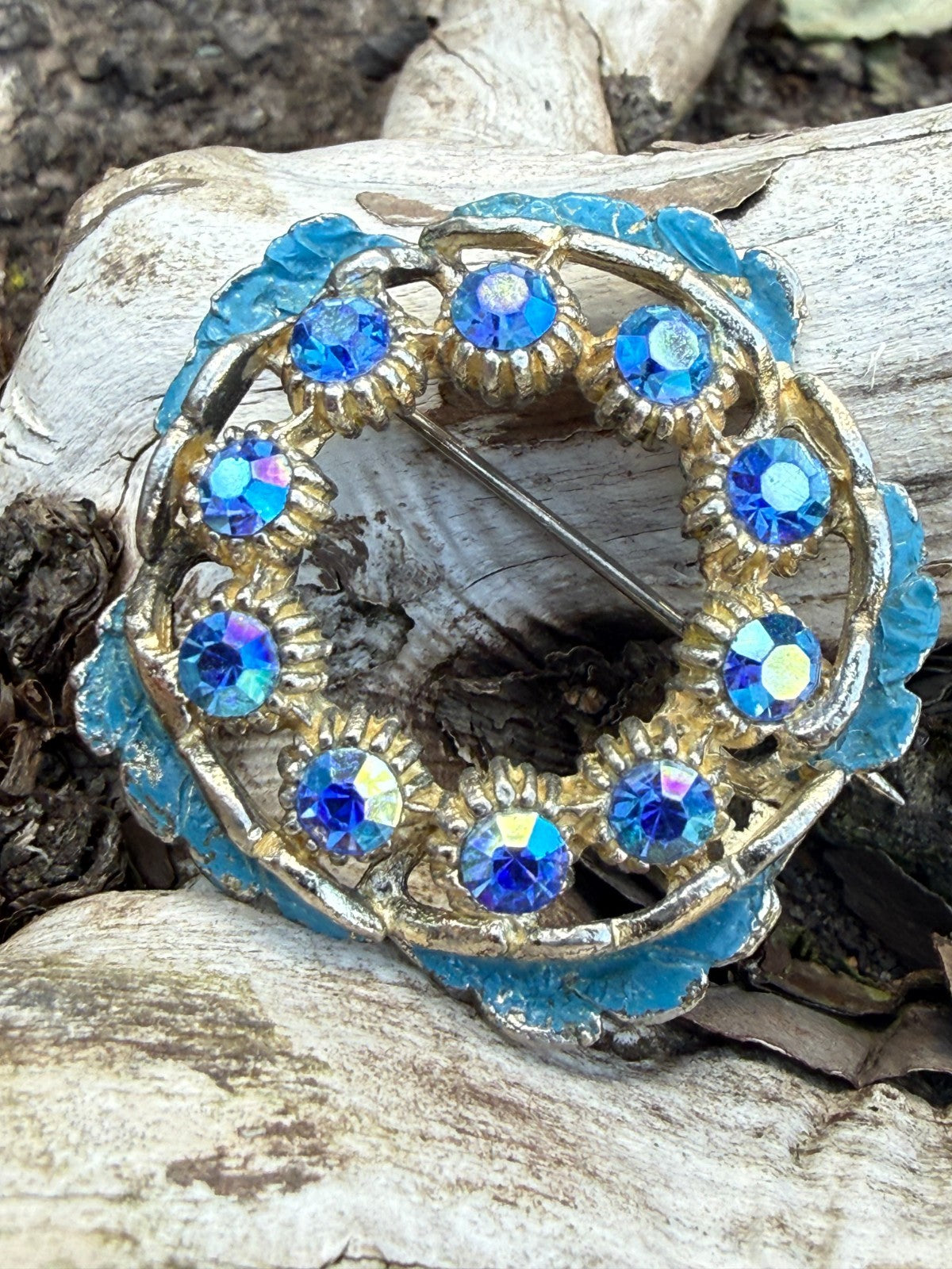 Vintage Wreath Brooch Silver Tone Blue Aurora Borealis Rhinestone Sparkly Pin