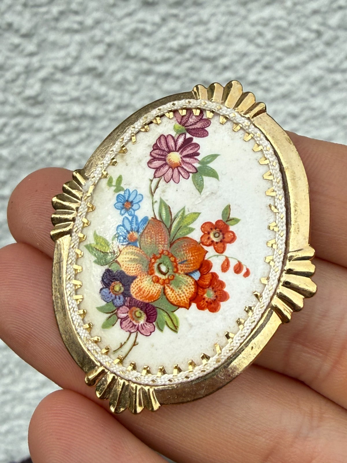 Vintage Hand Painted Floral Brooch Gold Tone Pin Flower Pin Wildflower Oval