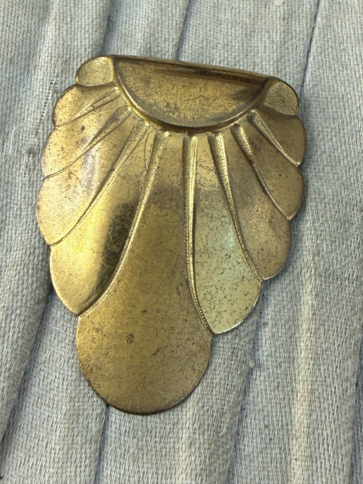 Vintage Art Deco Gold Tone Fan Dress Clip 1930s Radiating Scallop Petal