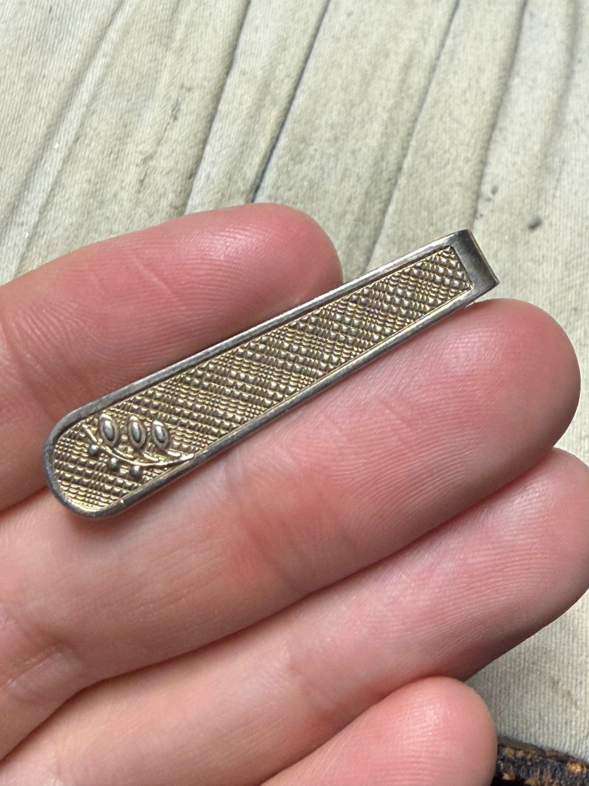 Vintage Fern Tie Clip Gold Tone Metal Bar Crosshatch Natural Mens Gents Retro