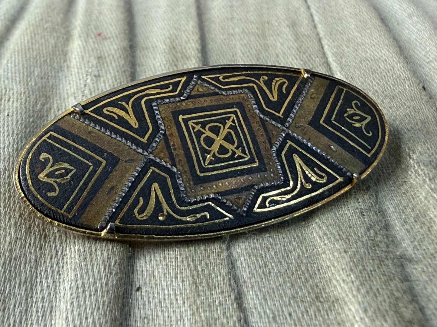 Vintage Damascene Brooch Pin Gold Tone Spanish Toledo Black Geometric Oval