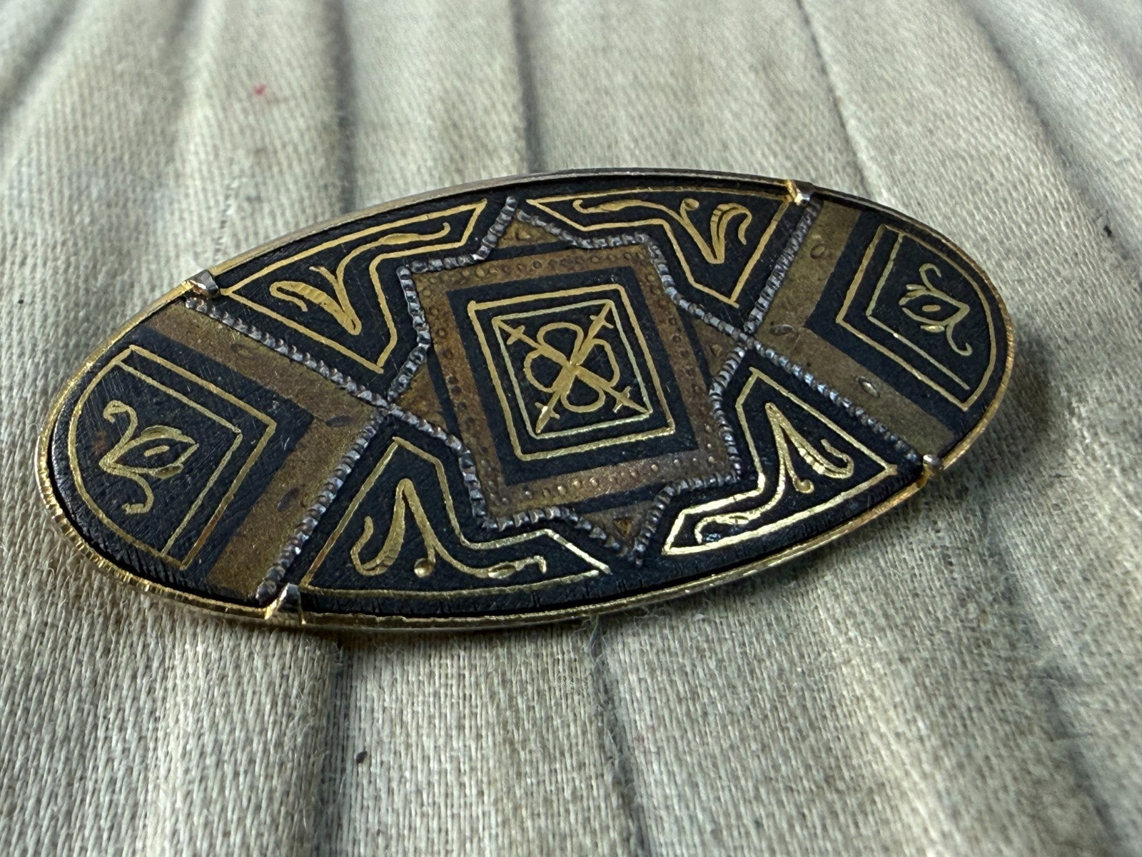 Vintage Damascene Brooch Pin Gold Tone Spanish Toledo Black Geometric Oval