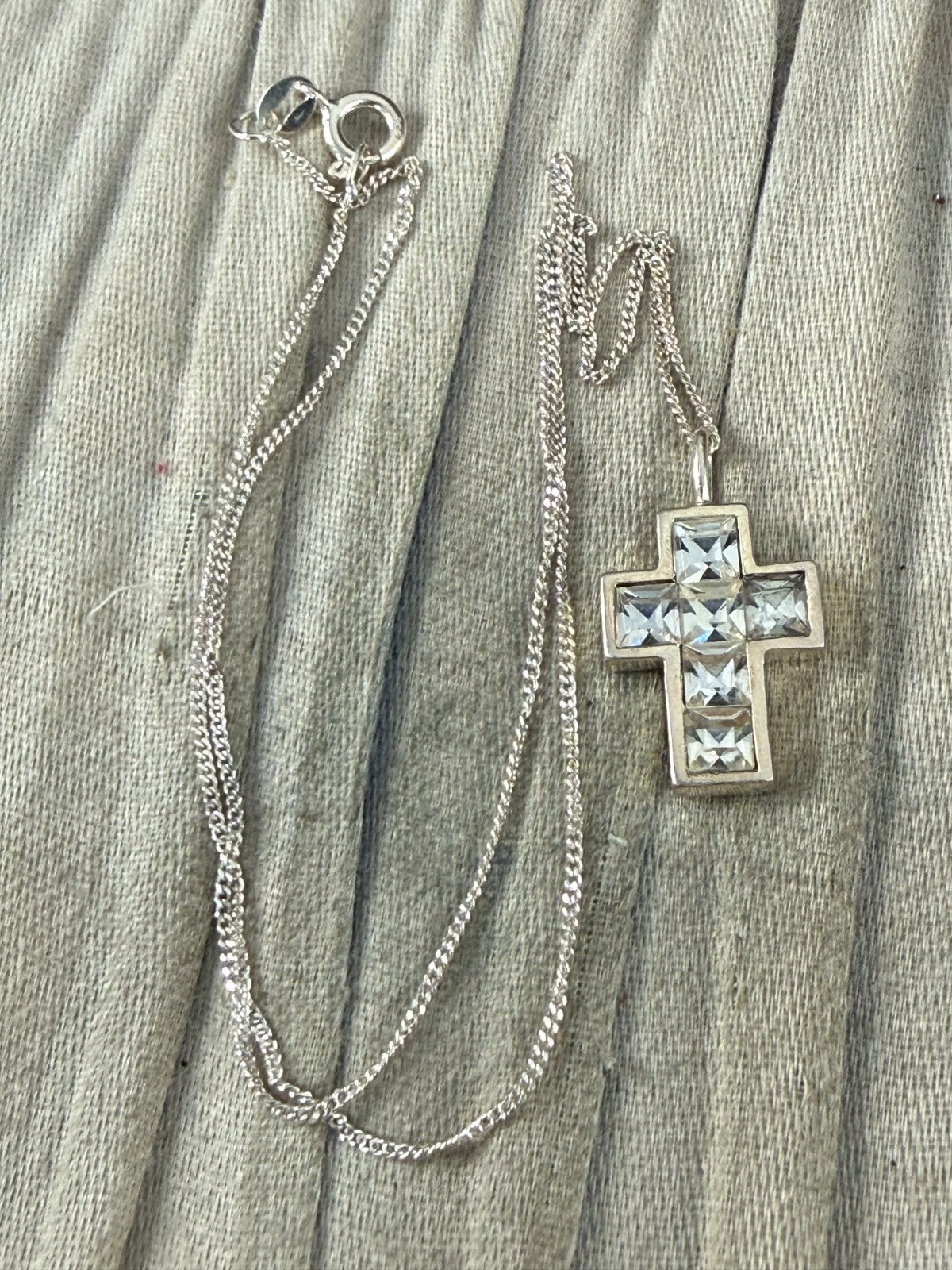 Sterling Silver 925 Cross Pendant Clear Glass Stone Set Necklace 40cm Curb Chain