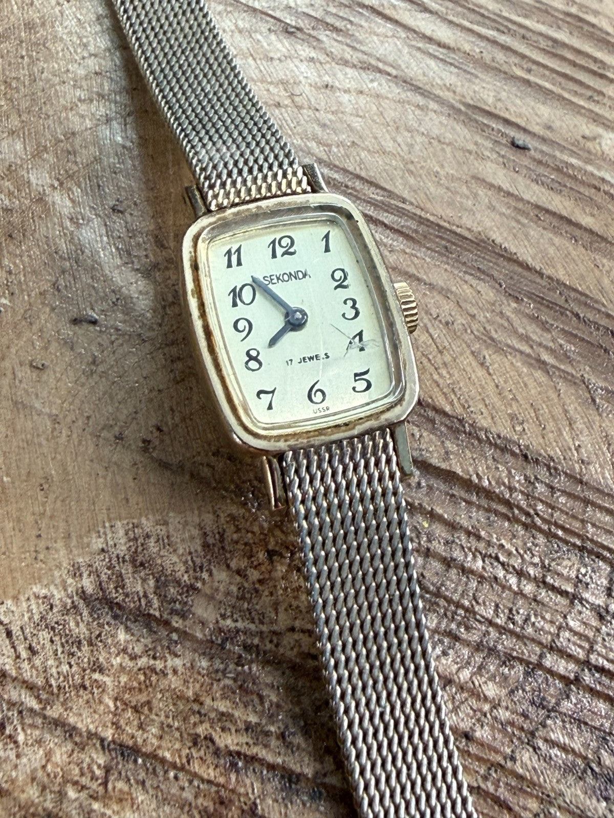 Vintage Sekonda Ladies Watch 17 Jewel Mechanical Gold Tone Mesh Strap - Working