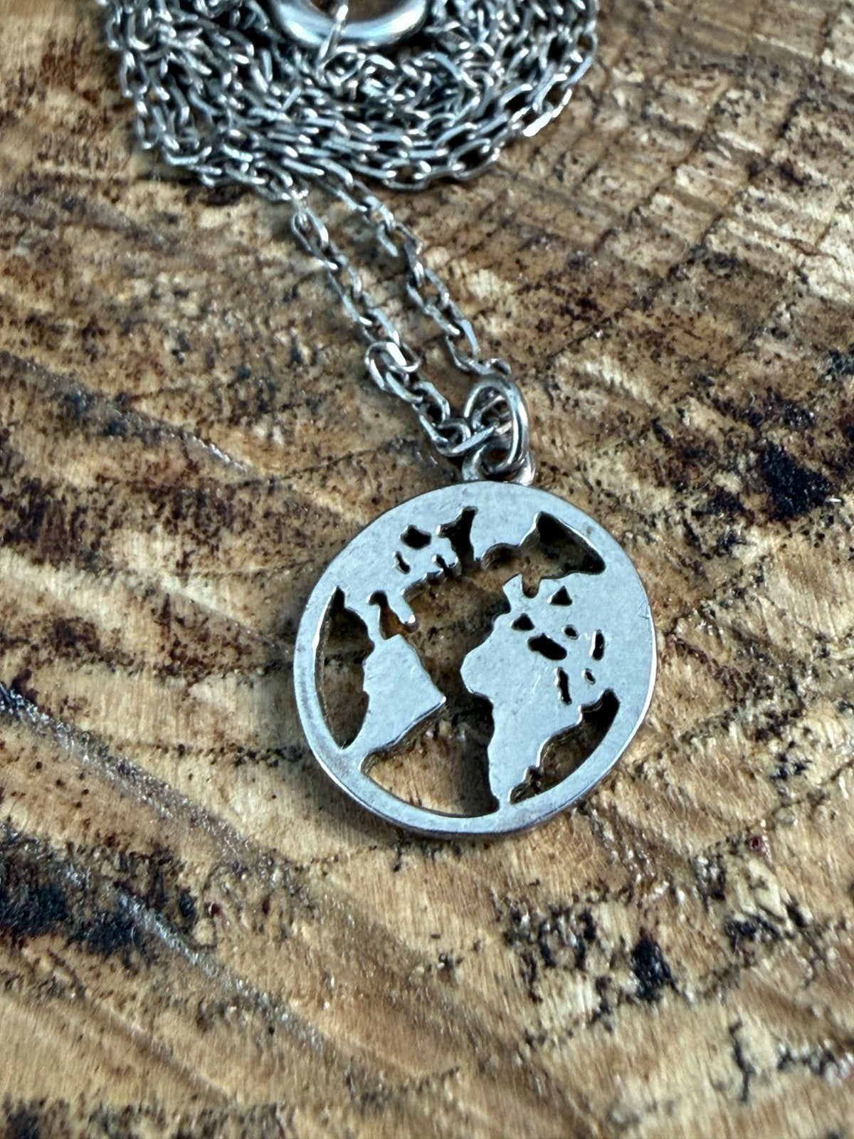 Sterling Silver 925 Globe World Map Pendant Necklace Cable Chain 46cm