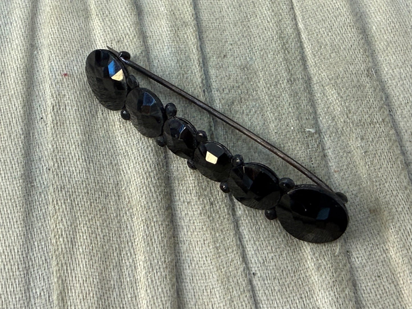 Antique Victorian French Jet Bar Brooch Black Glass Graduated Six Stone Mourning