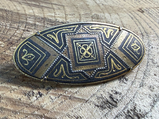 Vintage Damascene Brooch Pin Gold Tone Spanish Toledo Black Geometric Oval