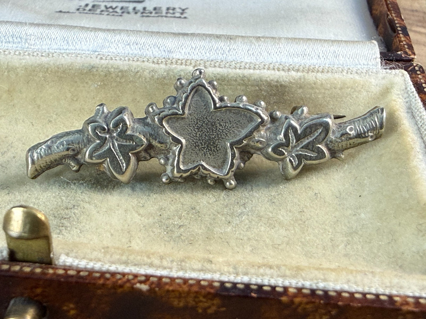 Antique Ivy Leaf Bar Brooch Silver Tone Pin Floral Natural Victorian C Clasp