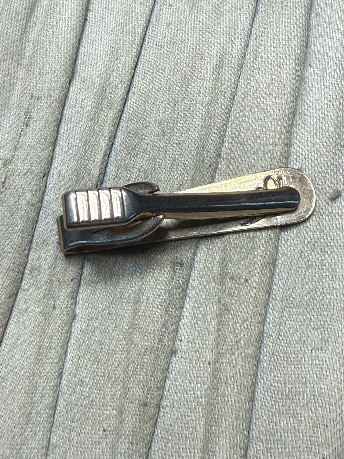 Vintage Fern Tie Clip Gold Tone Metal Bar Crosshatch Natural Mens Gents Retro
