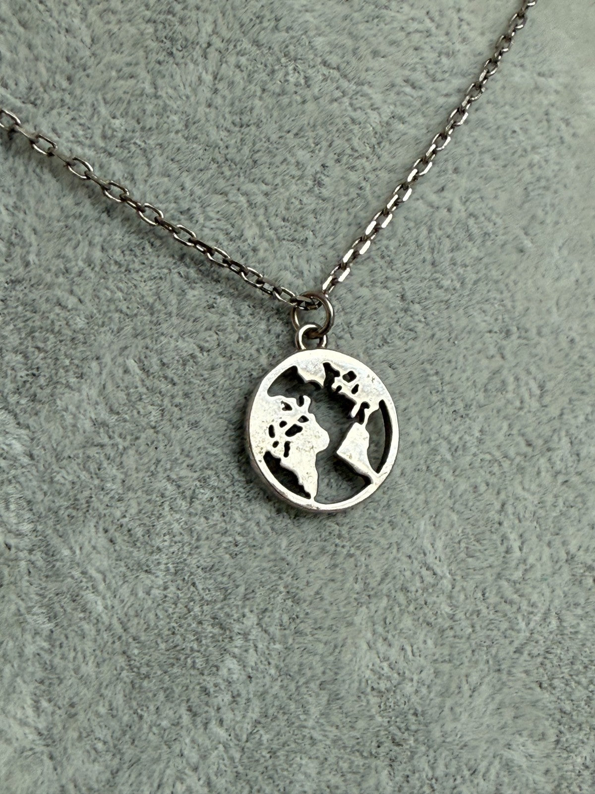 Sterling Silver 925 Globe World Map Pendant Necklace Cable Chain 46cm