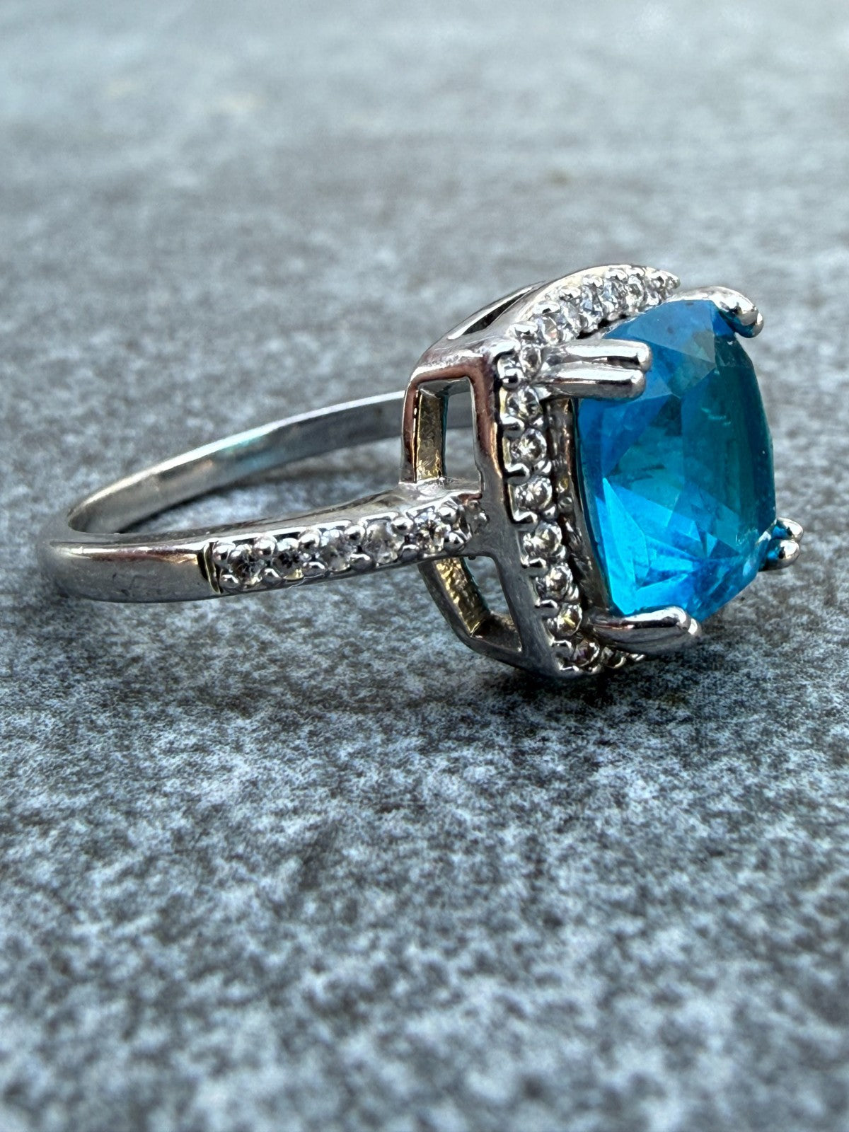 Sparkly Blue Ring Silver Tone Square Blue Glass Cocktail Statement Size R